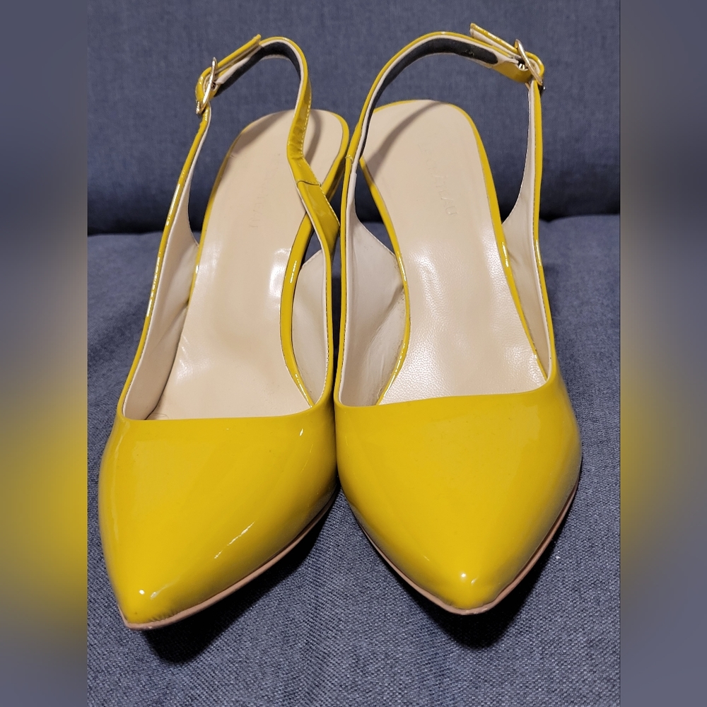 Yellow patent slingbacks